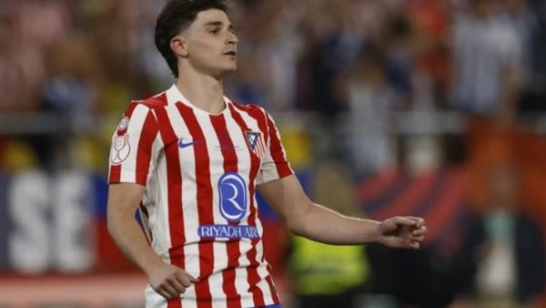 ألفاريز يرفض “دوامة الأكاذيب” ويتمسك بالبقاء في أتلتيكو