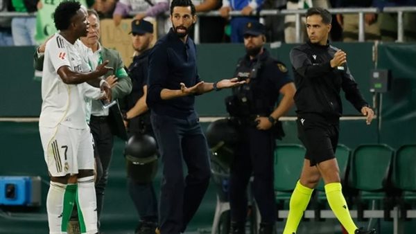 بيريز يقلص صلاحيات مستشاريه وينفرد باختيار المدرب الجديد