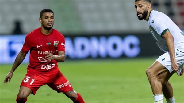 شباب الأهلي يتعادل مع خورفكان ويضيع نقطتين في سباق اللقب