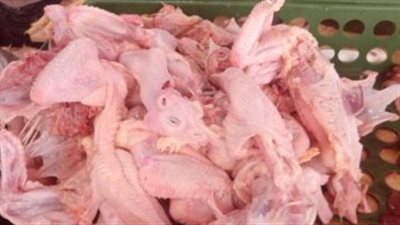 هياكل الدجاج في الميزان.. هل هي وجبة اقتصادية مغذية أم خطر يهدد الصحة؟