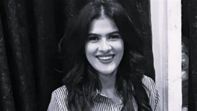 ياسمينا المصري تكشف كواليس أزمتها مع الوسط الفني في بث مباشر