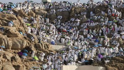 فقه التيسير في الحج.. حالات الإنابة في الرمي وأحكام طواف الإفاضة