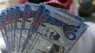 استقرار العملة السعودية: تفاصيل سعر الريال اليوم بمناسبة موسم العمرة والرحلات
