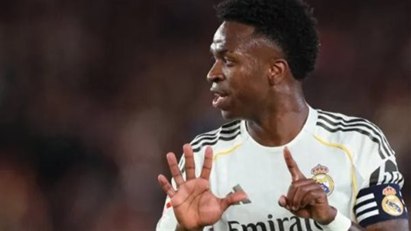 فينيسيوس يستفز جمهور برشلونة ويتقمص دور “أمين متحف” ريال مدريد فينيسيوس يستفز جمهور برشلونة ويتقمص دور “أمين متحف” ريال مدريد
