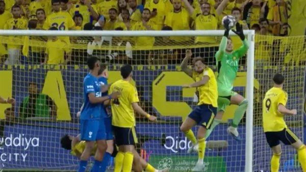 بينتو يُعيد «النيران الصديقة» إلى ديربي الهلال والنصر