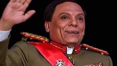 60 عامًا من الإبداع.. محطات فارقة في مسيرة عادل إمام الفنية من مسرح الجامعة للنجومية