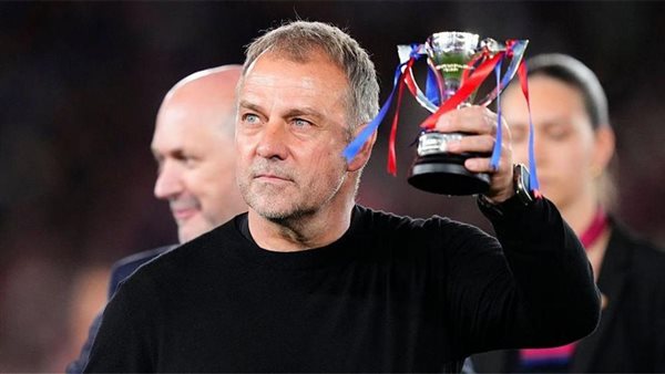 برشلونة يعلن تجديد عقد هانز فليك رسميًا
