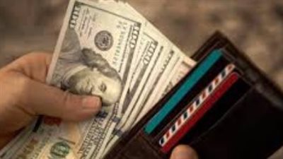 متابعة لحظية لأسعار الدولار: تفاصيل الصرف في البنك المركزي وبنك فيصل وبنك البركة