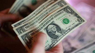 تحديثات أسعار العملات: الدولار يحافظ على مستوياته في البنوك المصرية