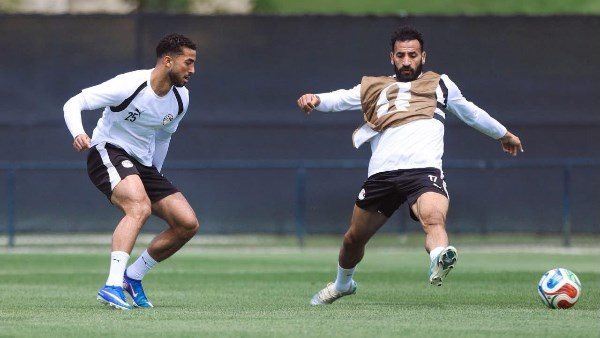 انسى خطأ البرازيل.. حسام حسن يدعم مهند لاشين قبل المونديال