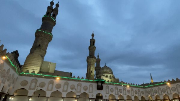 تعرّف على مواقيت الصلاة في القاهرة والإسكندرية والمحافظات اليوم تعرّف على مواقيت الصلاة في القاهرة والإسكندرية والمحافظات اليوم