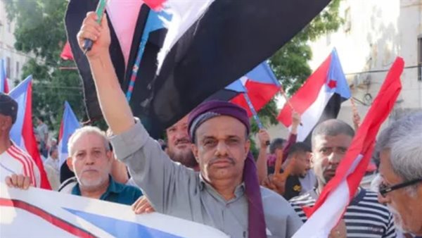 الجنوب العربي يواجه “حرب الخدمات” بصمود أسطوري
