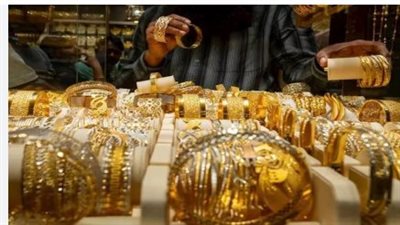 تحليل أداء الذهب في مصر: ارتباط الأسعار بالأوقية العالمية والدولار