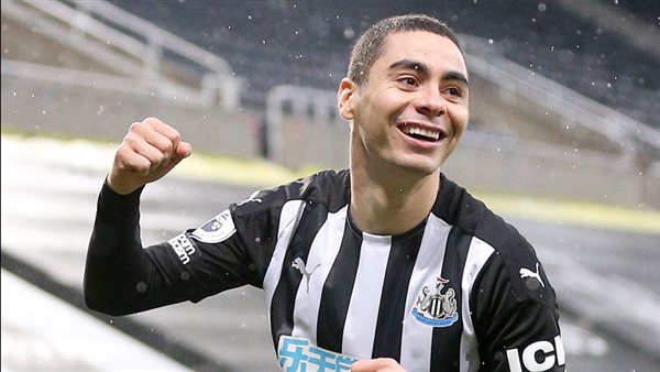 بعد وضع يده على فمه.. «ألميرون» أول لاعب يطرد بسبب قاعدة «فيفا» الجديدة بعد وضع يده على فمه.. «ألميرون» أول لاعب يطرد بسبب قاعدة «فيفا» الجديدة