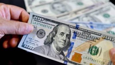 استقرار الدولار يطمئن الأسواق: نظرة على أسعار الصرف في بنوك مصر والأهلي والتجاري