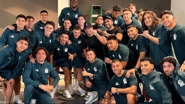 منتخب المكسيك يعيد ساعات “رولكس” بمليون دولار منتخب المكسيك يعيد ساعات “رولكس” بمليون دولار