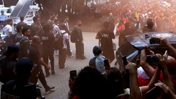 “ارفع رأسك فوق أنت مصري”.. استقبال جماهيري حافل لصلاح ورفاقه “ارفع رأسك فوق أنت مصري”.. استقبال جماهيري حافل لصلاح ورفاقه