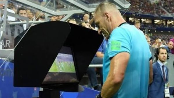 المعايير التي اعتمدها الفيفا لاختيار حكام الـVAR المتبقين