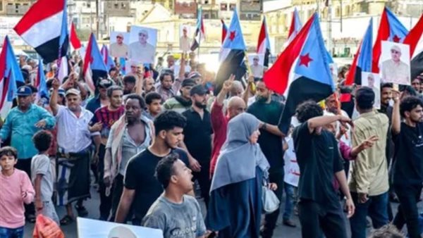 حرب التجويع والتركيع تتكسر على صخرة الإرادة الجمعية لشعب الجنوب العربي حرب التجويع والتركيع تتكسر على صخرة الإرادة الجمعية لشعب الجنوب العربي