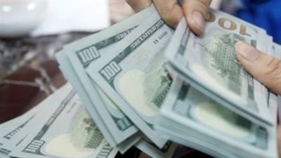 تراجع محدود لسعر الدولار الأمريكي مقابل الجنيه المصري اليوم