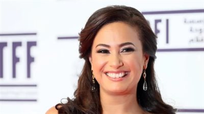 «أيام كهذه».. هند صبري تشارك جمهورها لحظات من عطلتها الصيفية في اليونان