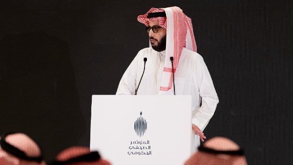 تركي آل الشيخ يكشف تطورات حالته الصحية ويوجه رسالة شكر إلى أمير عيد تركي آل الشيخ يكشف تطورات حالته الصحية ويوجه رسالة شكر إلى أمير عيد
