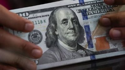 سعر الدولار مقابل الجنيه.. تعرف على أسعار الشراء والبيع في البنوك