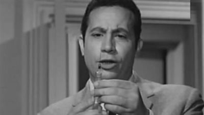 من السيدة زينب إلى نجومية السينما.. حكاية أبو بكر عزت في ذكرى ميلاده