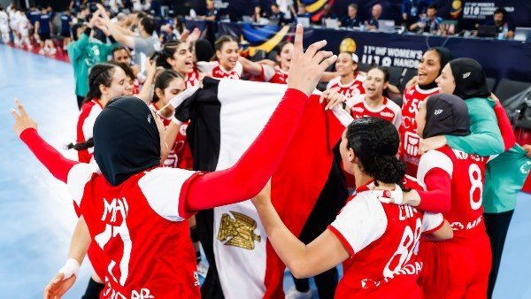 إنجاز جديد لشابات اليد.. فوز مثير على كوريا الجنوبية والانتصار الرابع تواليا في مونديال رومانيا إنجاز جديد لشابات اليد.. فوز مثير على كوريا الجنوبية والانتصار الرابع تواليا في مونديال رومانيا
