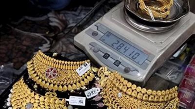 سعر الذهب في مصر اليوم.. الدولار وعمليات جني الأرباح تحت الأنظار