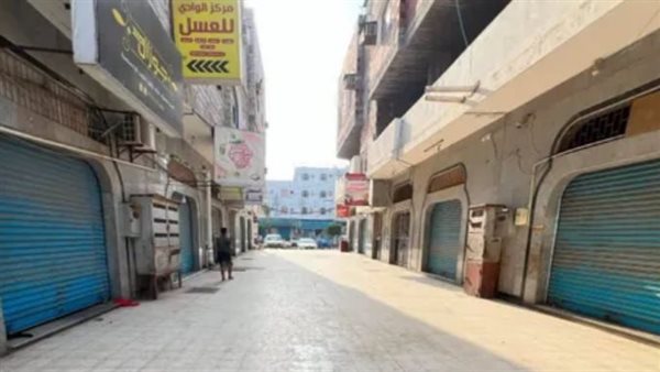ملحمة نضالية سلمية تجتاح محافظات الجنوب العربي رفضًا للانهيار الخدمي الشامل ملحمة نضالية سلمية تجتاح محافظات الجنوب العربي رفضًا للانهيار الخدمي الشامل
