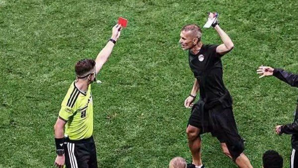 بسبب أحداث مباراة الأرجنتين.. فيفا يعاقب سعفان الصغير بالإيقاف مباراتين وغرامة مالية بسبب أحداث مباراة الأرجنتين.. فيفا يعاقب سعفان الصغير بالإيقاف مباراتين وغرامة مالية