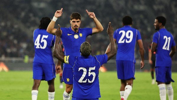 صافرات استهجان ضد لاعب تشيلسي بعد أنباء اقترابه من مانشستر سيتي صافرات استهجان ضد لاعب تشيلسي بعد أنباء اقترابه من مانشستر سيتي