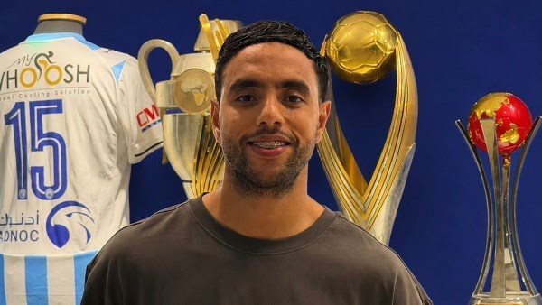 محمد الشيبي يحصد جائزة أفضل لاعب في مصر محمد الشيبي يحصد جائزة أفضل لاعب في مصر
