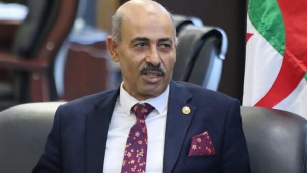 فريد كورتل.. من أستاذ الاقتصاد إلى وزير الصناعة الجزائري