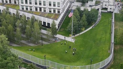 الولايات المتحدة تأمر عائلات دبلوماسييها بمغادرة العاصمة الأوكرانية كييف