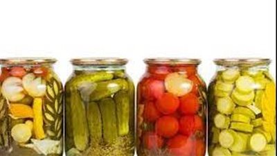 احذر.. تناول المخللات لاحتمال تسببها بمرض خطير!