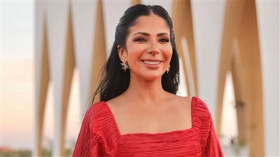 مصر.. حقيقة طرد الفنانة منى زكي من نقابة الممثلين 