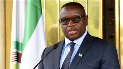 رئيس سيراليون يمنح اللاعب موسى نوح سيارة فارهة هدية بعد تسجيله هدف بأمم إفريقيا