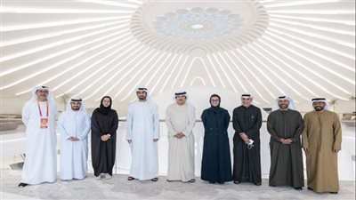 وزيرة الثقافة والشباب الإماراتية تعقد لقاءًا تشاوريًا مع نخبة من المسرحيين الإماراتيين