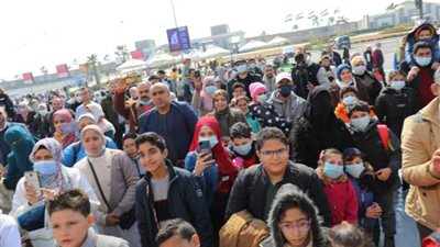 مصر.. 70 ألف زائر لمعرض الكتاب فى ثالث أيامه