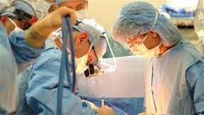 كيف تمكن الأطباء من استئصال 13 ورمًا ليفيًا من رحم سيدة بالشارقة؟