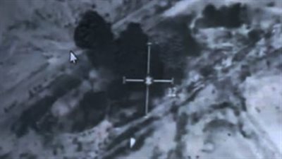 الدفاع الإماراتية تنشر لحظة تدمير المنصة التي أطلق منها الصاروخ الحوثي