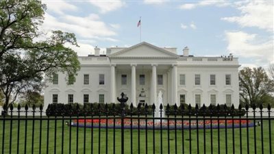 البيت الأبيض يدافع عن لهجته القوية بشأن الأزمة الأوكرانية الروسية