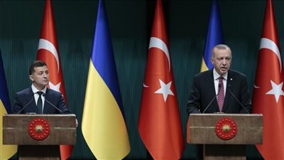 وسط تصاعد التوترات بين موسكو وكييف.. تركيا وأوكرانيا توقعان اتفاقية للتجارة الحرة