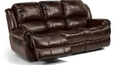 خبيرة: العناية السليمة بالجلد الاصطناعي تُطيل عمره وتحافظ على متانته ورونقه