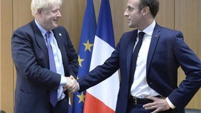 جونسون وماكرون يؤكدان إعطاء بلديهما الأولوية للبحث عن حل دبلوماسي للأزمة الأوكرانية