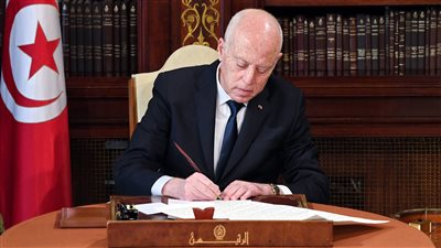 حل مجلس القضاء الأعلى.. الرئيس التونسي يدق المسمار الأخير في نعش الإخوان
