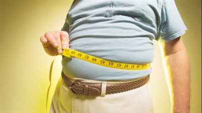 خبراء: زيادة الوزن عادة ما تظهر بعد الثلاثينيات والأربعينيات من العمر
