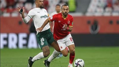 جماهير الأهلي وبالميراس يشعلون المدرجات خلال مباراة الفريقين